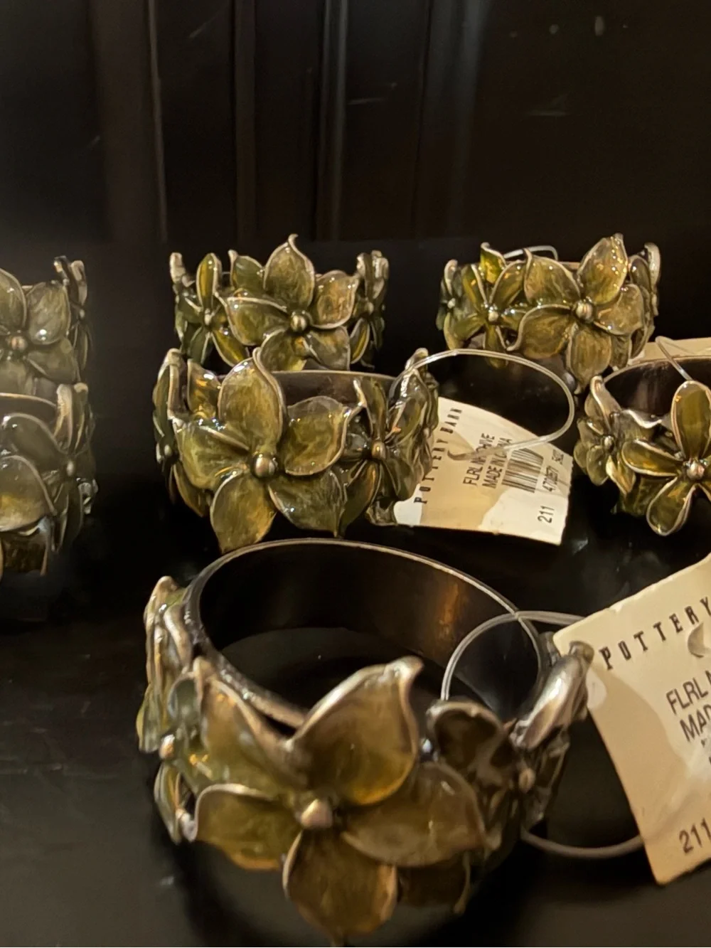 New Pottery Barn Enamel Flower Napkin Rings Floral Silvertone Green (7 Total)